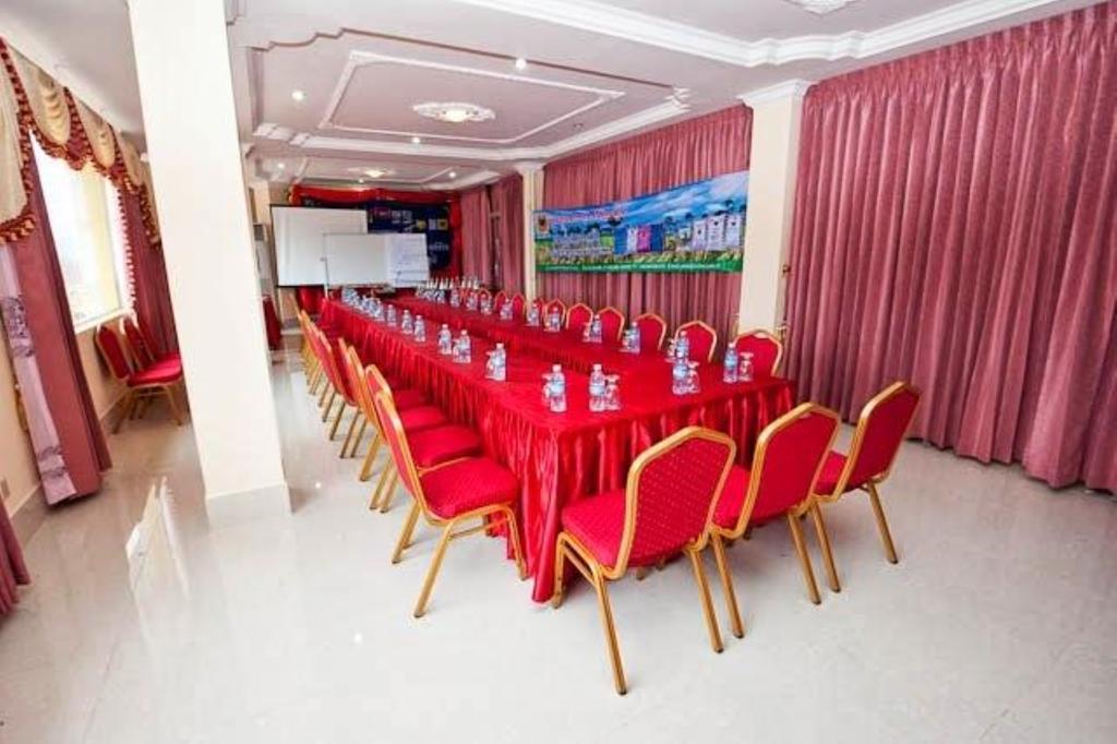 Mittapheap Hotel Kampot Buitenkant foto