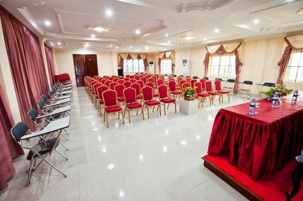 Mittapheap Hotel Kampot Buitenkant foto